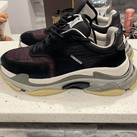 Balenciaga Triple S sneakers - Picture 3 of 17